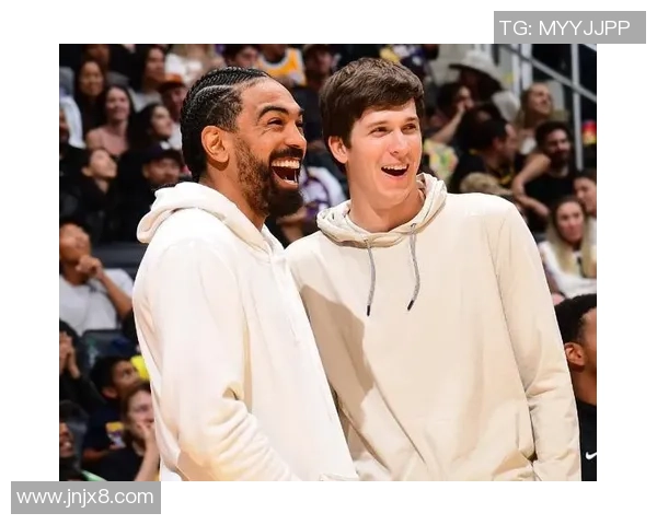 文森特谈首发阵容：和新队友默契十足，揭幕战能否首发还需拭目以待